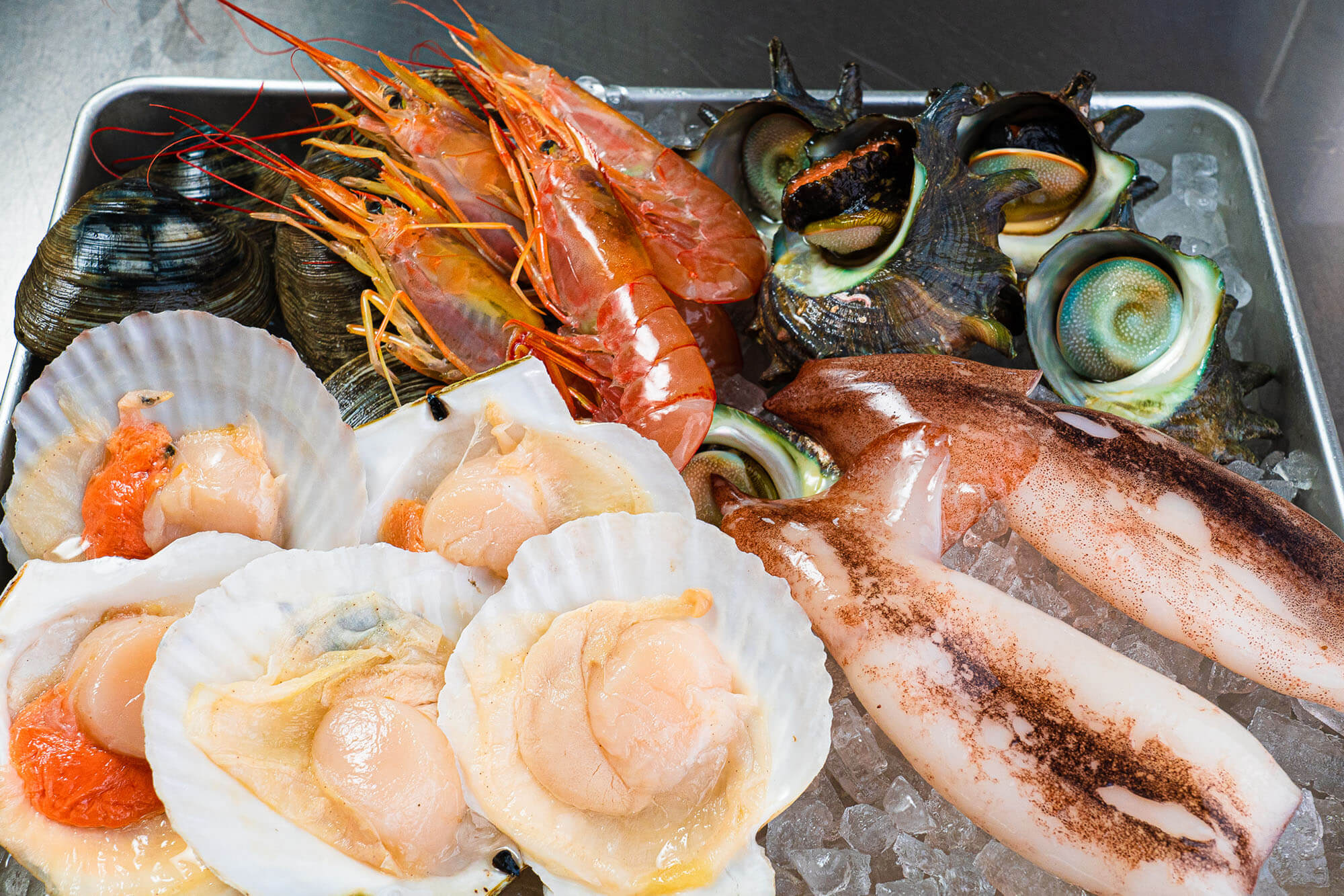 【めぐみ水産】海鮮魚介類盛り合わせ4〜5人前 ¥5,500(デリバリー料別途1,500円)